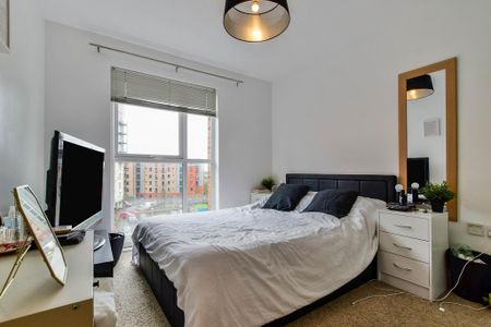 2 bedroom flat to rent - Photo 4