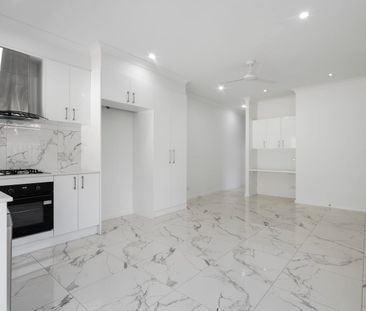 Charming Duplex in Park Ridge - Photo 5