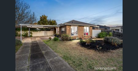 Neat and Tidy home in a prime location. - Photo 4