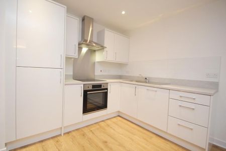 2 bedroom flat to rent - Photo 3