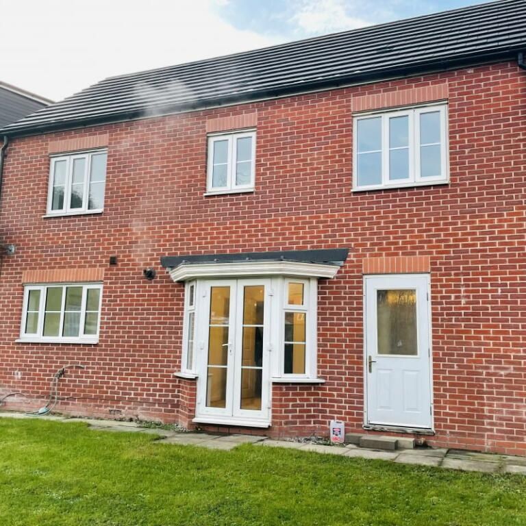 Room in a Shared House, Stoneyholme Avenue, M8 - Photo 1