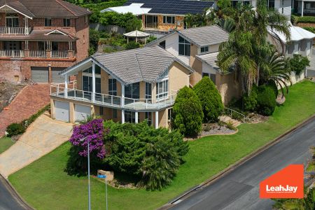 2 Gem Close, Caves Beach NSW 2281 - Photo 2