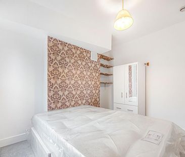 4 bedroom terraced house to rent - Photo 4