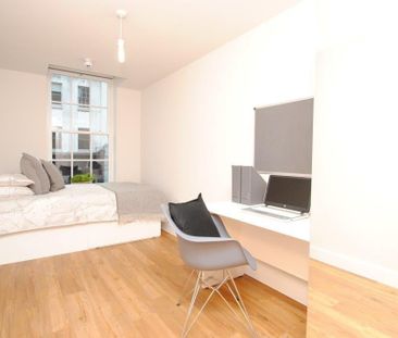 Room in a Shared Flat, Park Street, BS1 - Photo 2