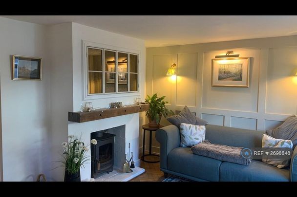 2 bedroom end of terrace house to rent - Photo 1