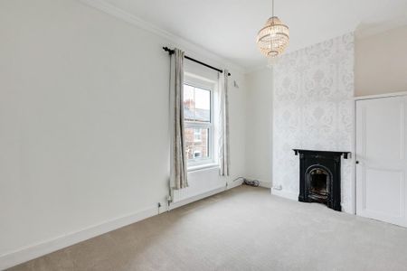 2 bedroom terraced house to rent - Photo 5