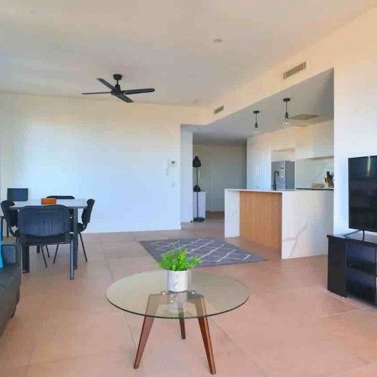 LUXURY APARTMENT IN THE HEART OF TRENDY TOOWONG - Photo 1