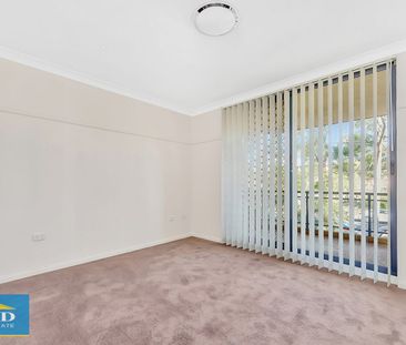 Large 2 Bedroom Apartment in a Fantastic Location. Spacious Living ... - Photo 4