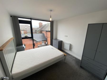 2 bedroom penthouse to rent - Photo 2