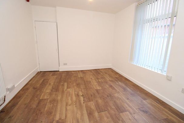 2 bedroom ground floor flat to rent - Photo 1