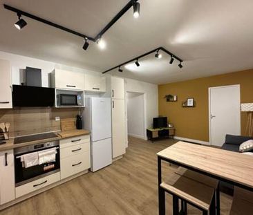 Une chambre avec salle de bain privative - Photo 1