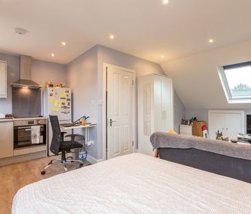 5 Bed Semi-Detached House, Pymmes Green Road, N11 - Photo 6