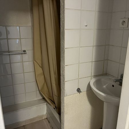 Location Appartement 1 pièce 24m² - Photo 3