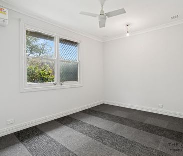 Spacious Character Home with Self-Contained Flat & Workshop - Photo 4