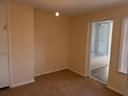 2 bedroom end of terrace house to rent - Photo 4