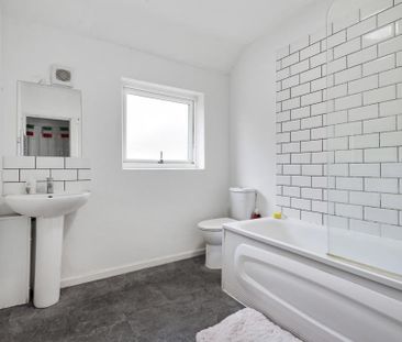 5 bedroom semi-detached house to rent - Photo 4