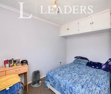 2 bedroom end of terrace house to rent - Photo 1