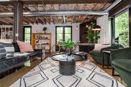 For Lease - 9 Peyton Lane, Toronto, Ontario - Photo 2