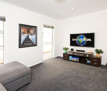 SPACIOUS MODERN SINGLE LEVEL LOW MAINTENANCE FAMILY HOME - Photo 3