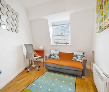 2 bedroom penthouse to rent - Photo 2