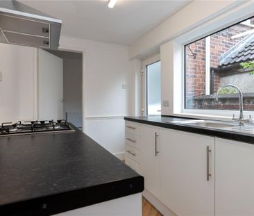 2 bedroom terraced house to rent - Photo 2