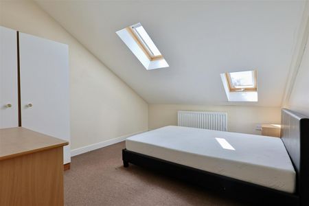 6 bedroom Student Maisonette to rent in Benton Road, High Heaton, Newcastle Upon Tyne, Ne7 7dx - Photo 5