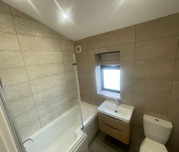 2 Bed Flat, Cross Lane, LS12 - Photo 5