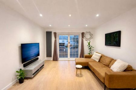 1 bedroom in a house share to rent - Photo 5