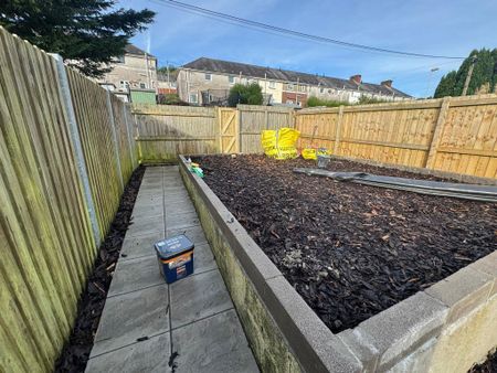 3 bedroom terraced house to rent - Photo 5