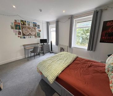 5 bedroom terraced house to rent - Photo 4