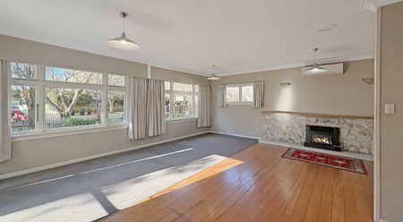 ROSLYN - 3 BEDROOMS - Photo 3