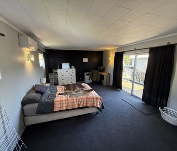 Sunny and spacious family home - Photo 5
