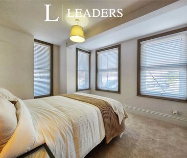 2 bedroom apartment to rent Carlton Avenue, Westcliff-on-Sea, Essex... - Photo 4