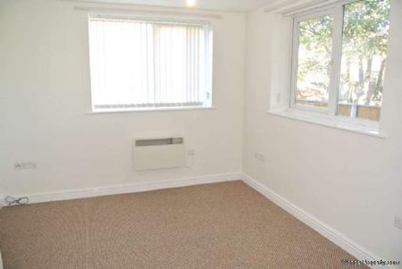 2 bedroom property to rent in Blackpool - Photo 3