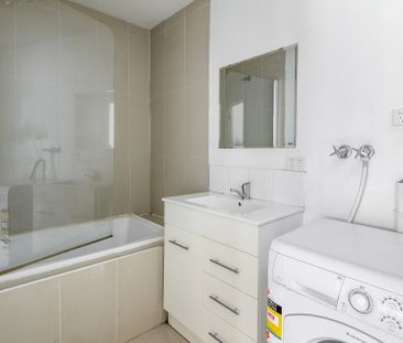 Superb location only 5 mins from Melbourne Central is this Funky Ne... - Photo 2