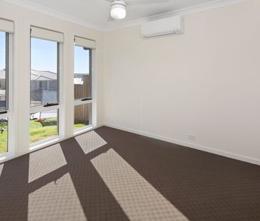 Modern 3-Bedroom Family Home with Fully Fenced Yard - Photo 2