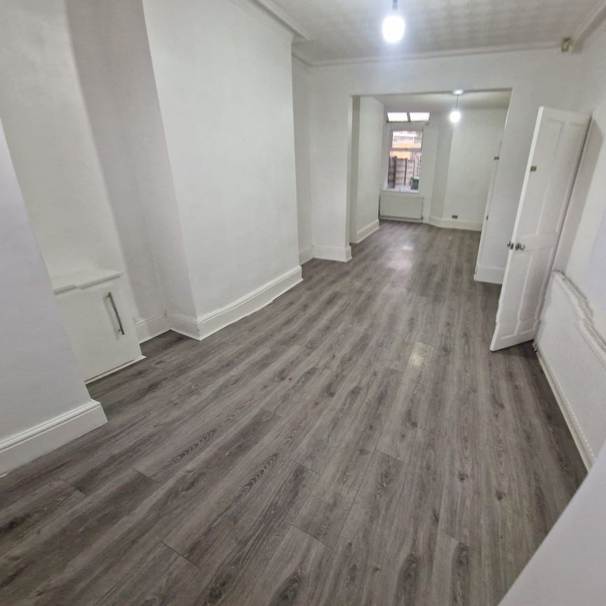 3 Bed Semi-Detached House, Greenhill Road, M8 - Photo 1