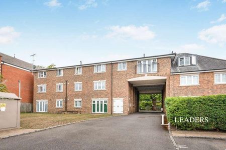 Maybury Mews, GU21 - Photo 4
