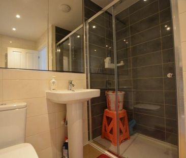 Florence Mews, Slough, Berkshire,SL3 - Photo 2