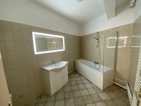 Location Appartement 4 pièces 104m² - Photo 2