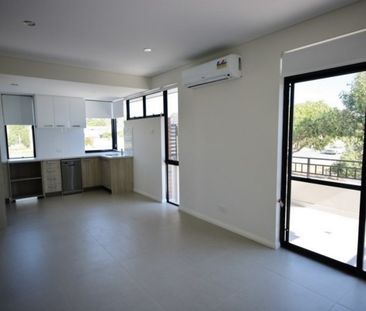Two Bedroom Upstairs Apartment in Nollamara! - Photo 5