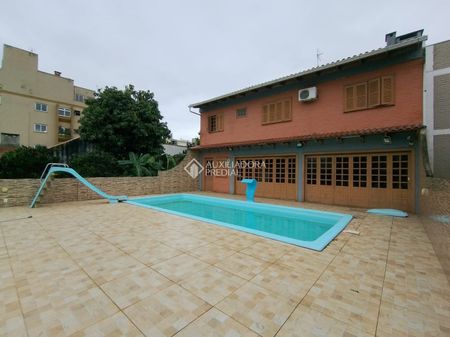 Casa com 5 quartos e 230m² para alugar em Nossa Senhora das Graças, Canoas. - Photo 2