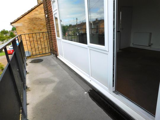 St. Nicolas Park Drive, Nuneaton - Photo 1