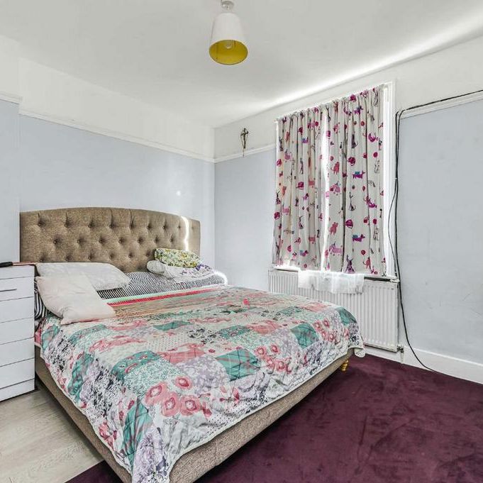 3 bedroom flat to rent - Photo 1