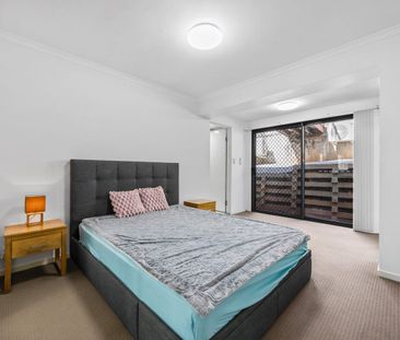 ONE BEDROOM UNIT IN THE CENTRE OF GLADSTONE - Photo 3