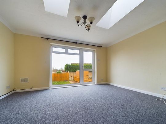 3 bedroom terraced house to rent - Photo 1