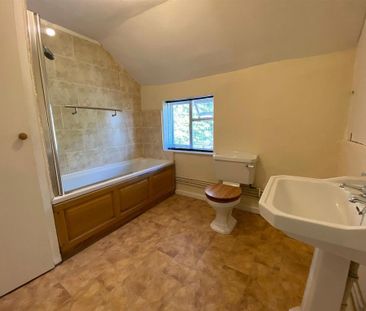 3 bedroom detached house to rent - Photo 4
