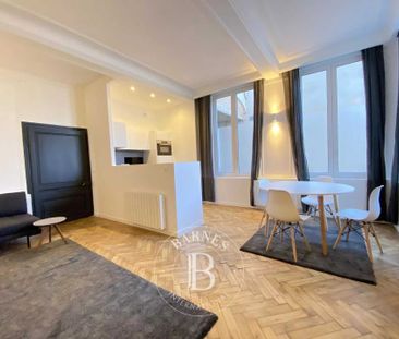 Vieux-Lille, Grand T2 rénové et meublé à NEUF - Photo 5