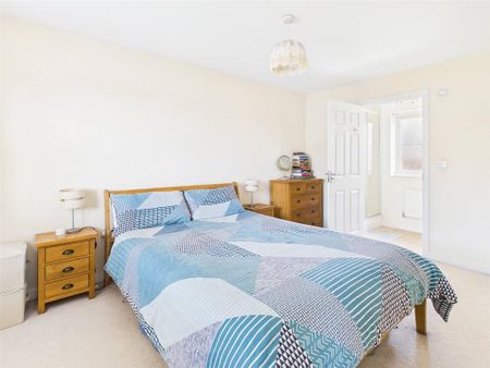 3 bedroom detached house to rent - Photo 4
