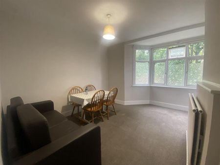 3 bedroom apartment to rent - Photo 2